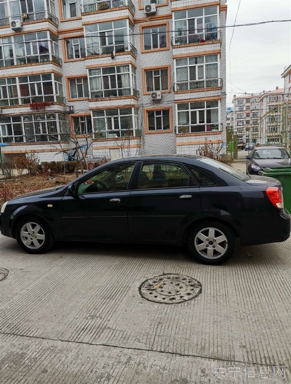 轿车出售-05年别克凯越