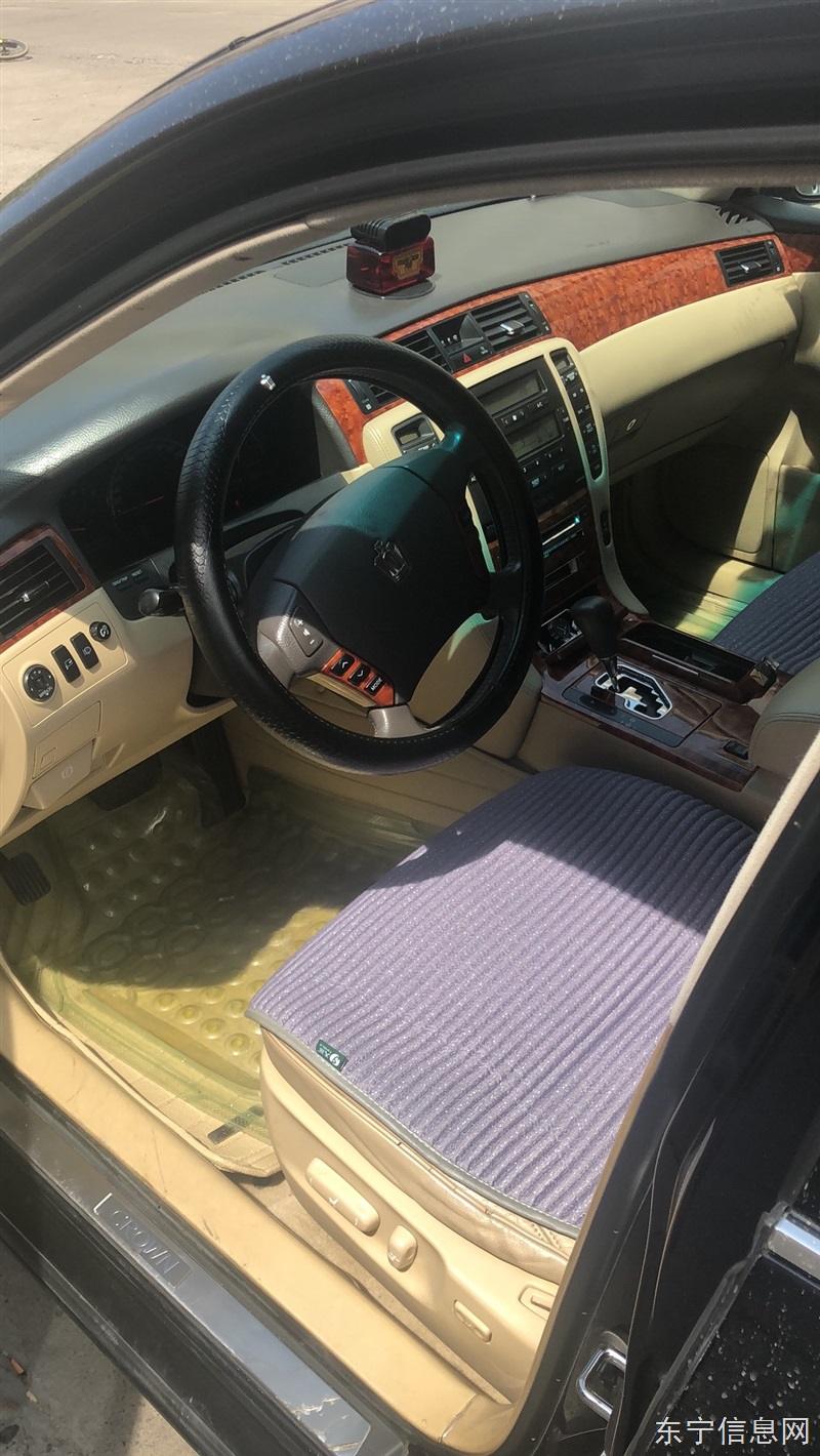 07年12代丰田皇冠